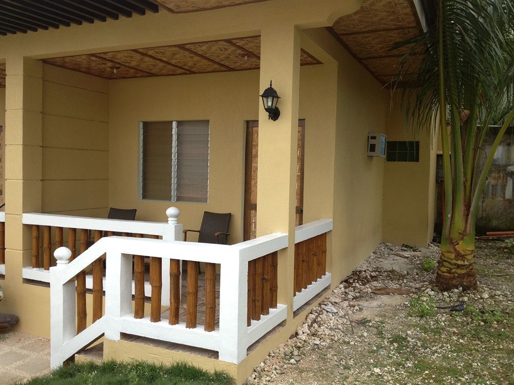 Moalboal Beach Resort Alcantara  Buitenkant foto