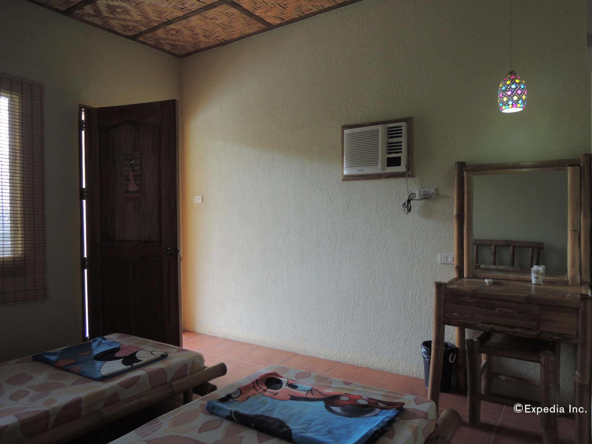 Moalboal Beach Resort Alcantara  Buitenkant foto