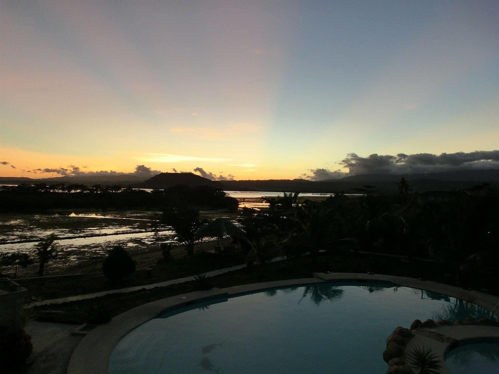 Moalboal Beach Resort Alcantara  Buitenkant foto
