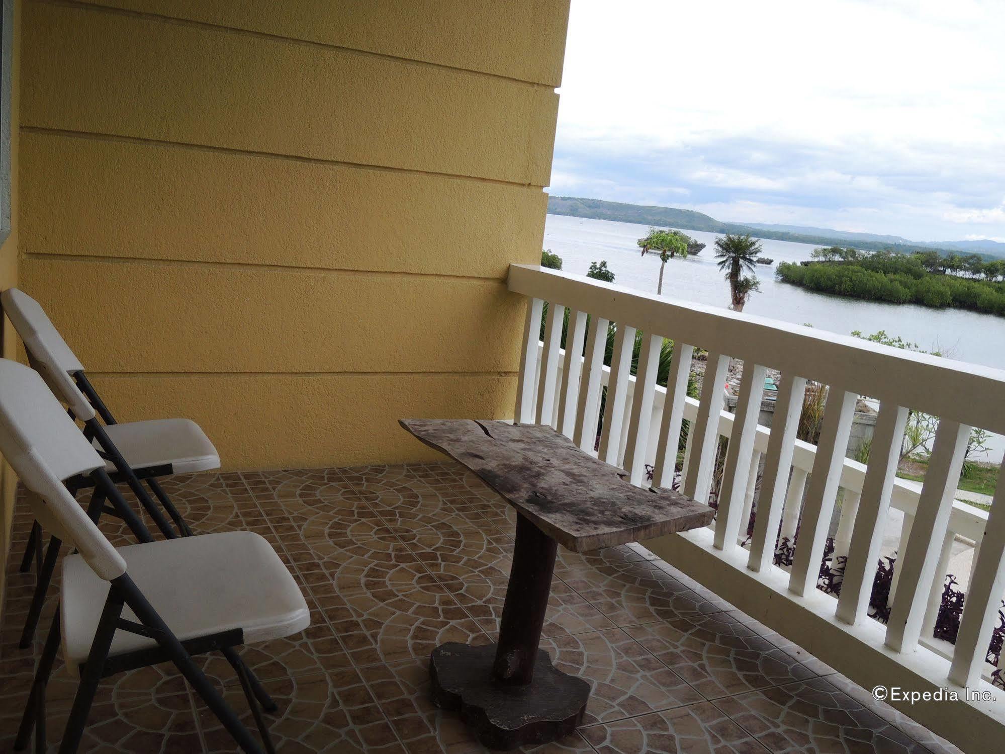 Moalboal Beach Resort Alcantara  Buitenkant foto
