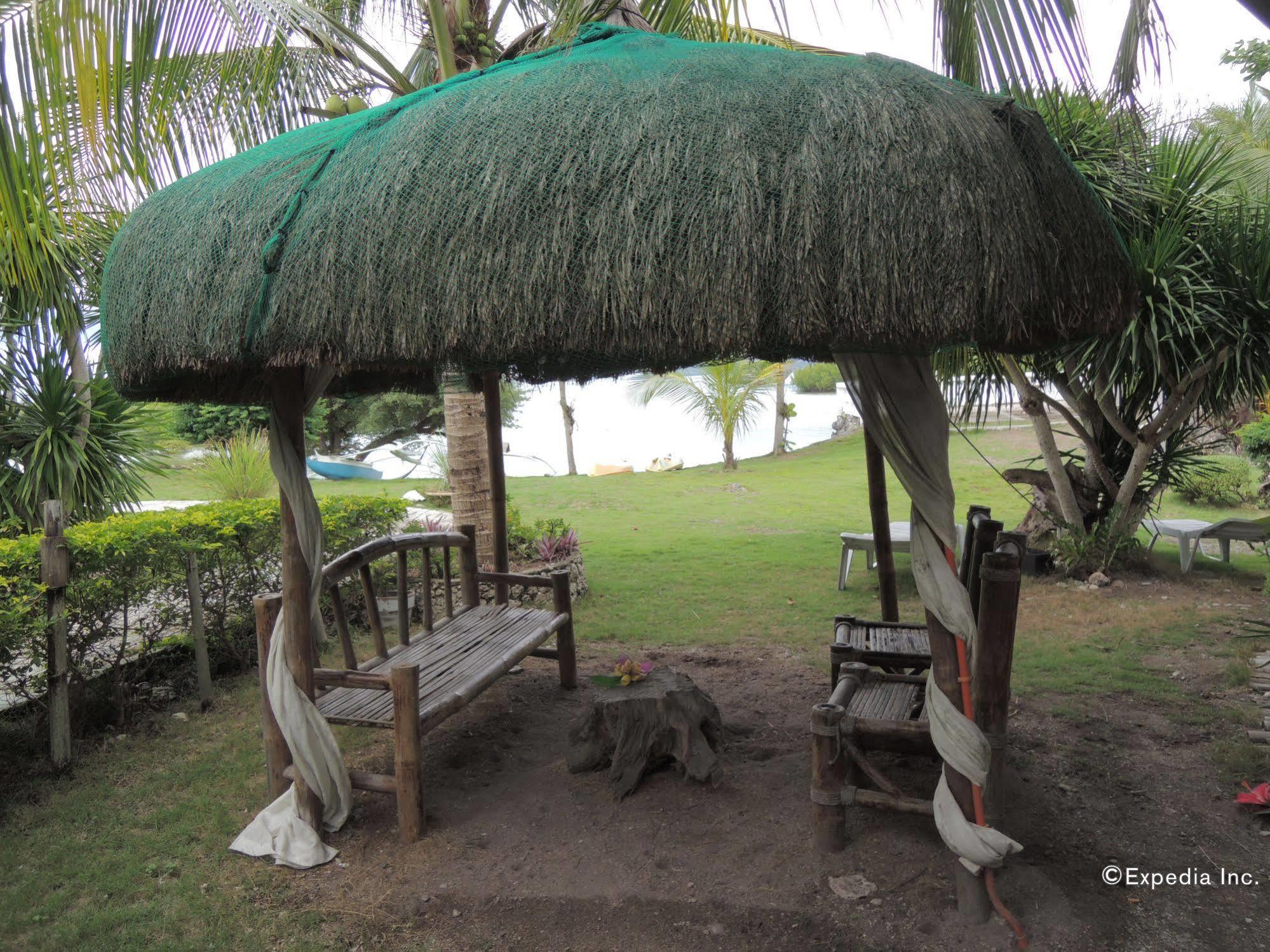 Moalboal Beach Resort Alcantara  Buitenkant foto