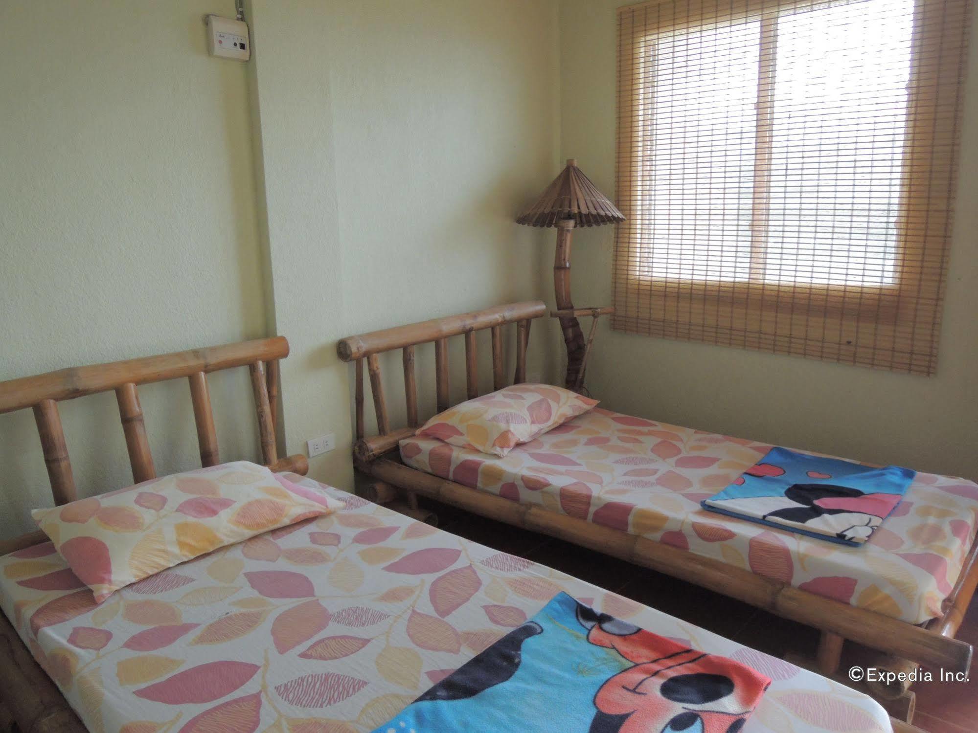 Moalboal Beach Resort Alcantara  Buitenkant foto