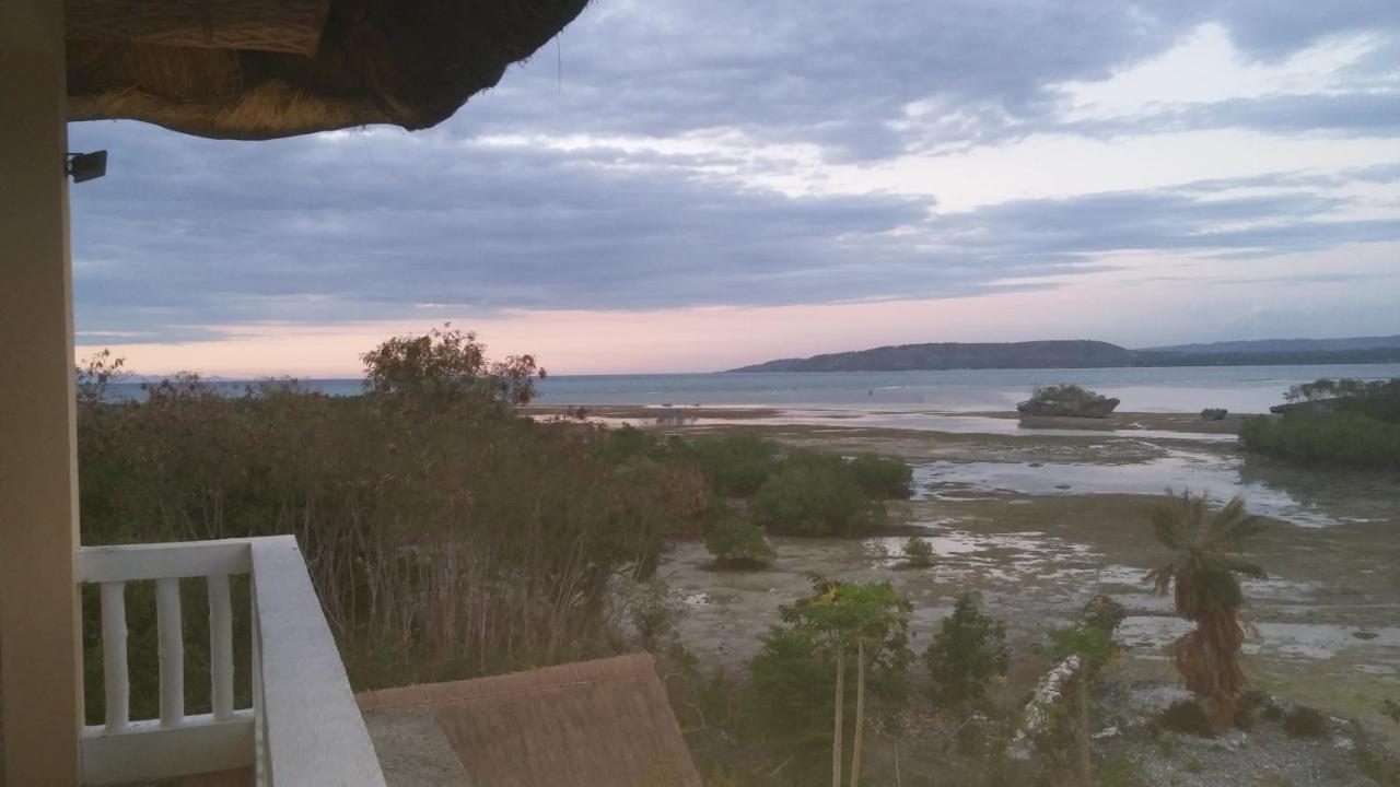 Moalboal Beach Resort Alcantara  Buitenkant foto