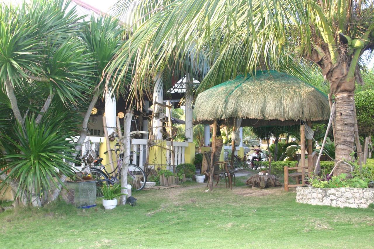 Moalboal Beach Resort Alcantara  Buitenkant foto